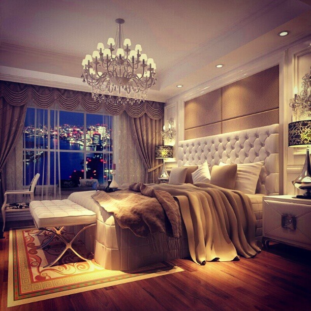 boudoir-with-chandelier