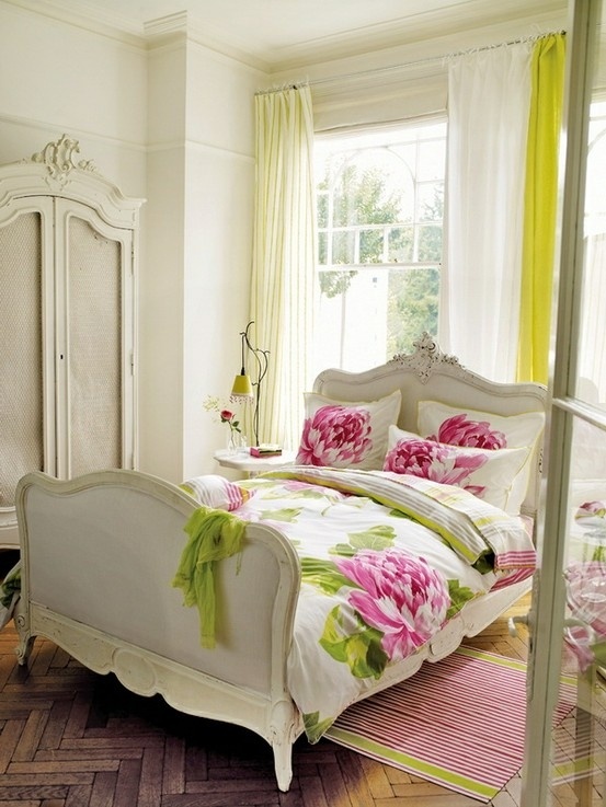 boudoir-with-flowers