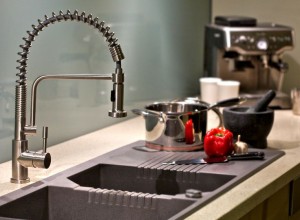 spring pull out kitchen tap